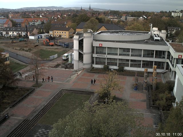 Foto der Webcam: Verwaltungsgebäude, Innenhof mit Audimax, Hörsaal-Gebäude 1