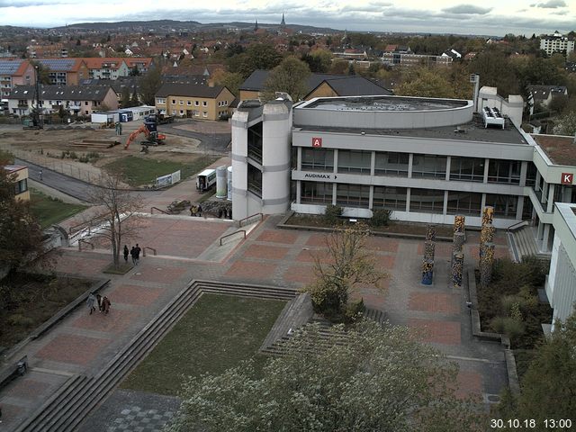 Foto der Webcam: Verwaltungsgebäude, Innenhof mit Audimax, Hörsaal-Gebäude 1