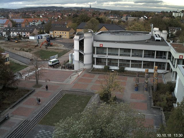 Foto der Webcam: Verwaltungsgebäude, Innenhof mit Audimax, Hörsaal-Gebäude 1