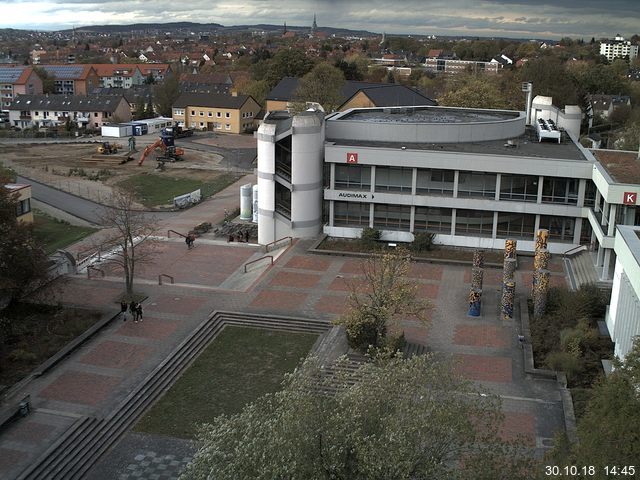 Foto der Webcam: Verwaltungsgebäude, Innenhof mit Audimax, Hörsaal-Gebäude 1