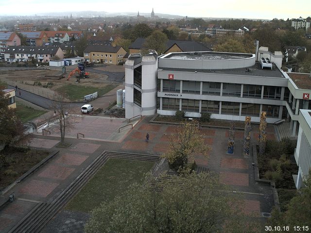 Foto der Webcam: Verwaltungsgebäude, Innenhof mit Audimax, Hörsaal-Gebäude 1