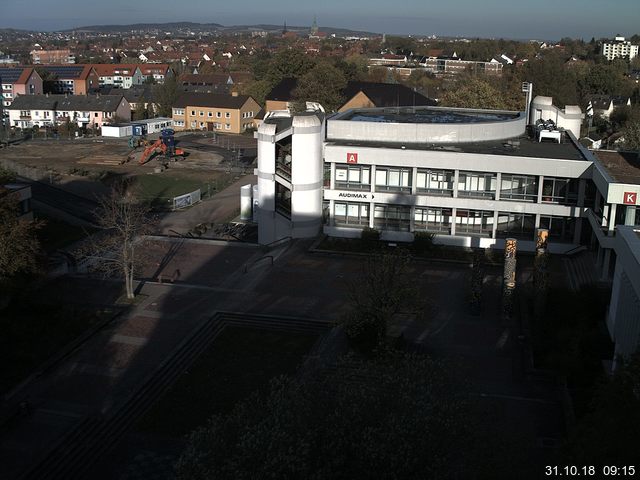 Foto der Webcam: Verwaltungsgebäude, Innenhof mit Audimax, Hörsaal-Gebäude 1