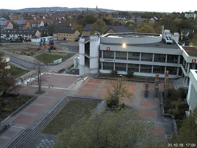 Foto der Webcam: Verwaltungsgebäude, Innenhof mit Audimax, Hörsaal-Gebäude 1