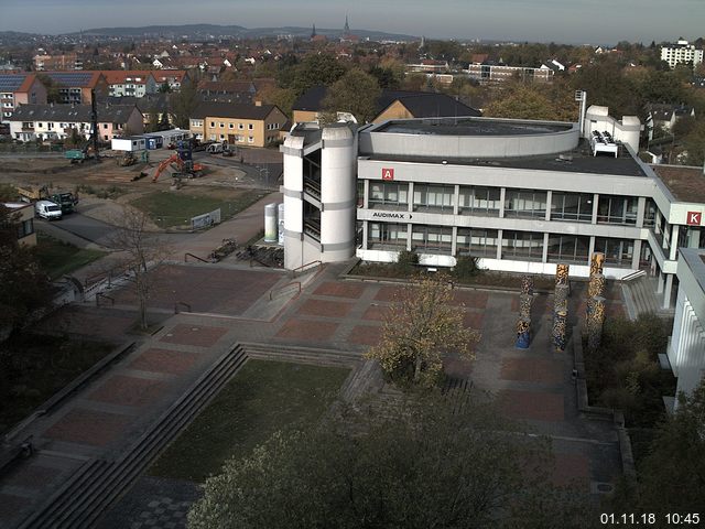 Foto der Webcam: Verwaltungsgebäude, Innenhof mit Audimax, Hörsaal-Gebäude 1