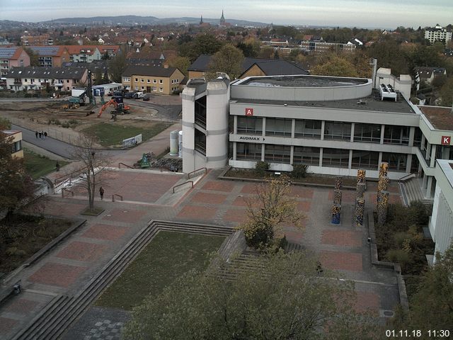 Foto der Webcam: Verwaltungsgebäude, Innenhof mit Audimax, Hörsaal-Gebäude 1