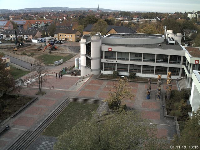 Foto der Webcam: Verwaltungsgebäude, Innenhof mit Audimax, Hörsaal-Gebäude 1