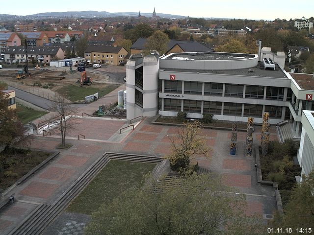 Foto der Webcam: Verwaltungsgebäude, Innenhof mit Audimax, Hörsaal-Gebäude 1