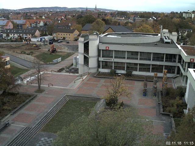 Foto der Webcam: Verwaltungsgebäude, Innenhof mit Audimax, Hörsaal-Gebäude 1