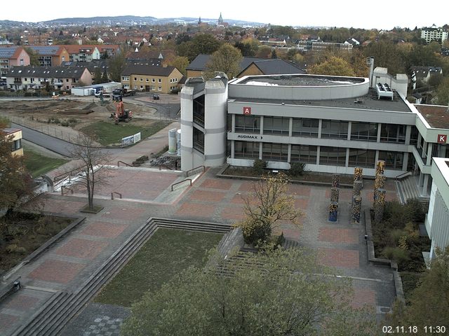 Foto der Webcam: Verwaltungsgebäude, Innenhof mit Audimax, Hörsaal-Gebäude 1