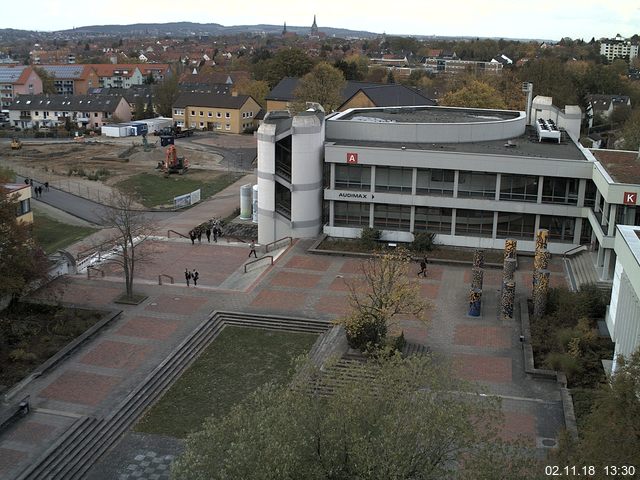 Foto der Webcam: Verwaltungsgebäude, Innenhof mit Audimax, Hörsaal-Gebäude 1