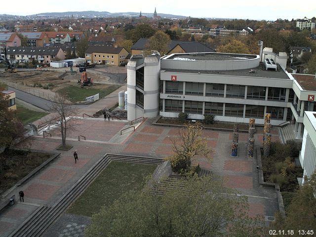 Foto der Webcam: Verwaltungsgebäude, Innenhof mit Audimax, Hörsaal-Gebäude 1