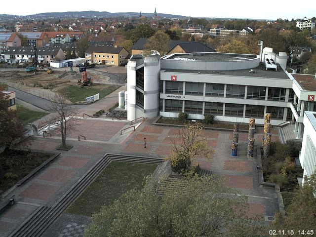 Foto der Webcam: Verwaltungsgebäude, Innenhof mit Audimax, Hörsaal-Gebäude 1