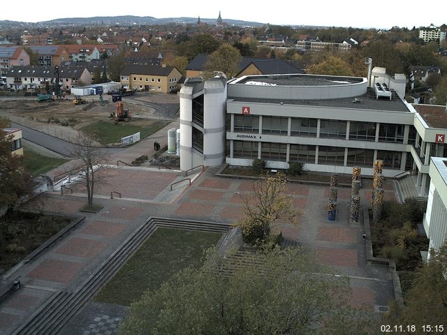 Foto der Webcam: Verwaltungsgebäude, Innenhof mit Audimax, Hörsaal-Gebäude 1