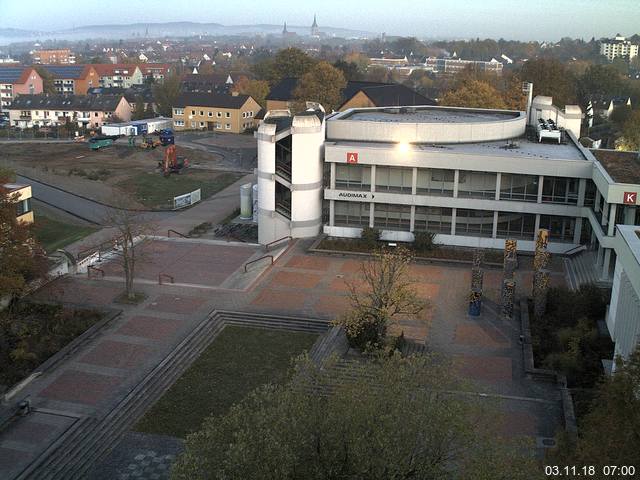 Foto der Webcam: Verwaltungsgebäude, Innenhof mit Audimax, Hörsaal-Gebäude 1