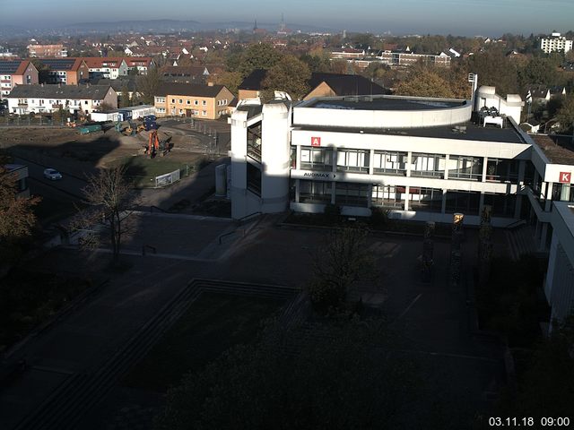 Foto der Webcam: Verwaltungsgebäude, Innenhof mit Audimax, Hörsaal-Gebäude 1