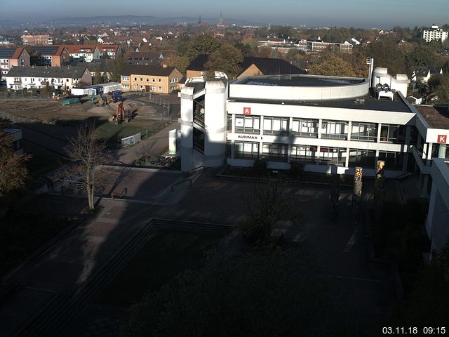 Foto der Webcam: Verwaltungsgebäude, Innenhof mit Audimax, Hörsaal-Gebäude 1