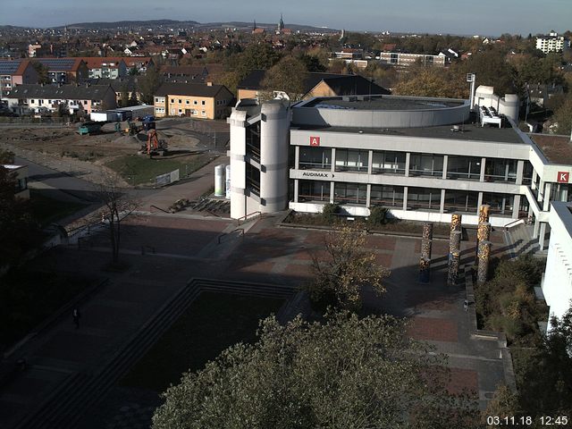 Foto der Webcam: Verwaltungsgebäude, Innenhof mit Audimax, Hörsaal-Gebäude 1