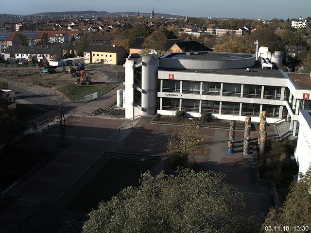 Foto der Webcam: Verwaltungsgebäude, Innenhof mit Audimax, Hörsaal-Gebäude 1