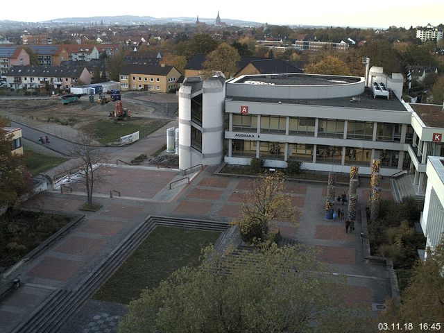 Foto der Webcam: Verwaltungsgebäude, Innenhof mit Audimax, Hörsaal-Gebäude 1