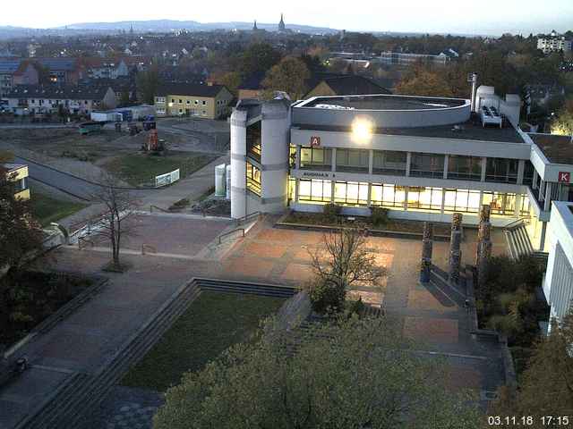 Foto der Webcam: Verwaltungsgebäude, Innenhof mit Audimax, Hörsaal-Gebäude 1