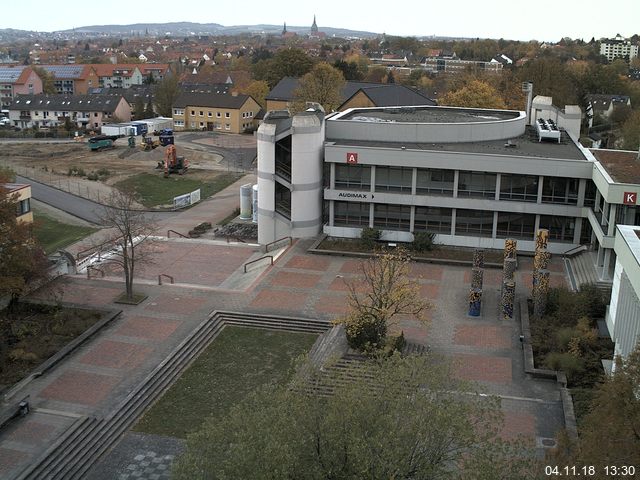 Foto der Webcam: Verwaltungsgebäude, Innenhof mit Audimax, Hörsaal-Gebäude 1