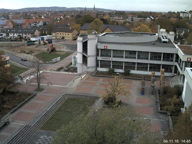 Foto der Webcam: Verwaltungsgebäude, Innenhof mit Audimax, Hörsaal-Gebäude 1