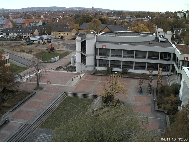 Foto der Webcam: Verwaltungsgebäude, Innenhof mit Audimax, Hörsaal-Gebäude 1