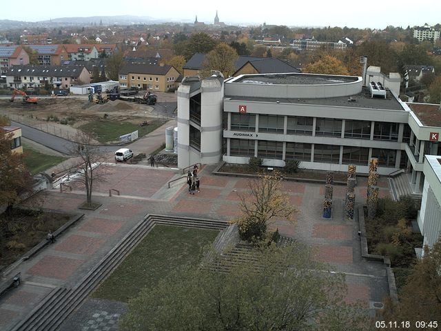 Foto der Webcam: Verwaltungsgebäude, Innenhof mit Audimax, Hörsaal-Gebäude 1