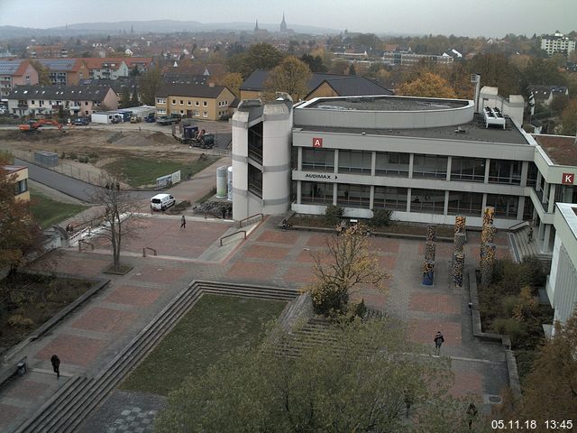 Foto der Webcam: Verwaltungsgebäude, Innenhof mit Audimax, Hörsaal-Gebäude 1