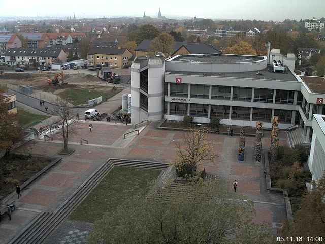 Foto der Webcam: Verwaltungsgebäude, Innenhof mit Audimax, Hörsaal-Gebäude 1