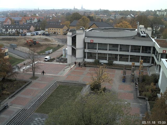 Foto der Webcam: Verwaltungsgebäude, Innenhof mit Audimax, Hörsaal-Gebäude 1