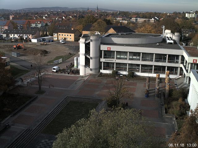 Foto der Webcam: Verwaltungsgebäude, Innenhof mit Audimax, Hörsaal-Gebäude 1