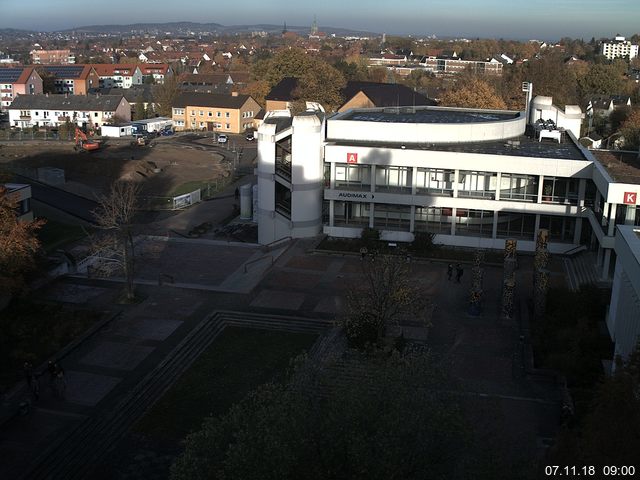 Foto der Webcam: Verwaltungsgebäude, Innenhof mit Audimax, Hörsaal-Gebäude 1