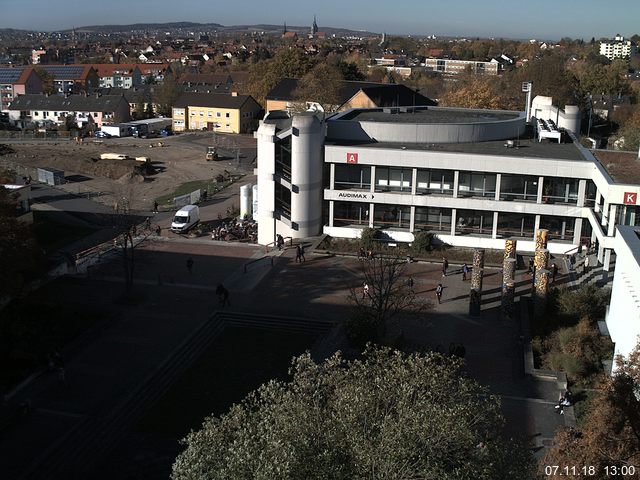 Foto der Webcam: Verwaltungsgebäude, Innenhof mit Audimax, Hörsaal-Gebäude 1