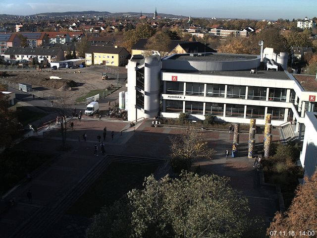 Foto der Webcam: Verwaltungsgebäude, Innenhof mit Audimax, Hörsaal-Gebäude 1