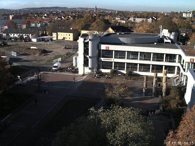 Foto der Webcam: Verwaltungsgebäude, Innenhof mit Audimax, Hörsaal-Gebäude 1