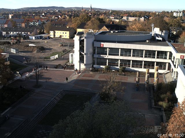 Foto der Webcam: Verwaltungsgebäude, Innenhof mit Audimax, Hörsaal-Gebäude 1