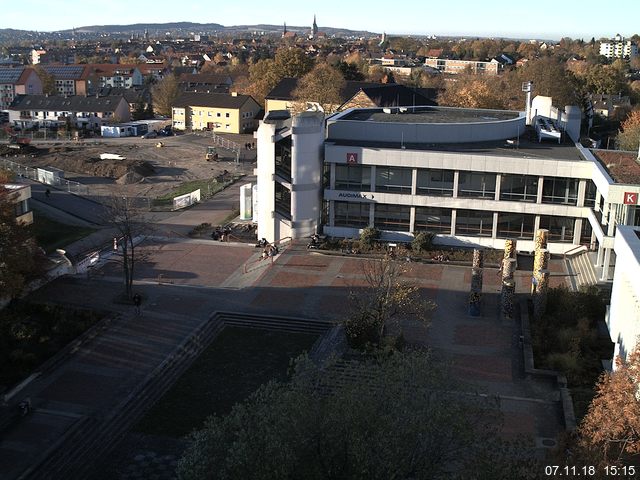 Foto der Webcam: Verwaltungsgebäude, Innenhof mit Audimax, Hörsaal-Gebäude 1