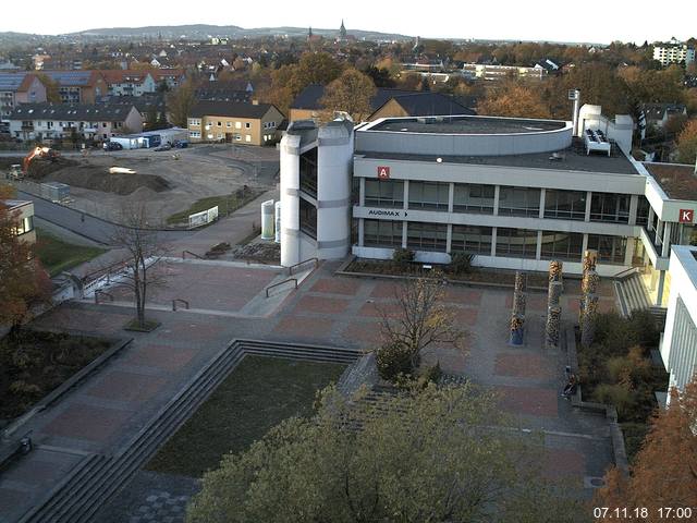 Foto der Webcam: Verwaltungsgebäude, Innenhof mit Audimax, Hörsaal-Gebäude 1