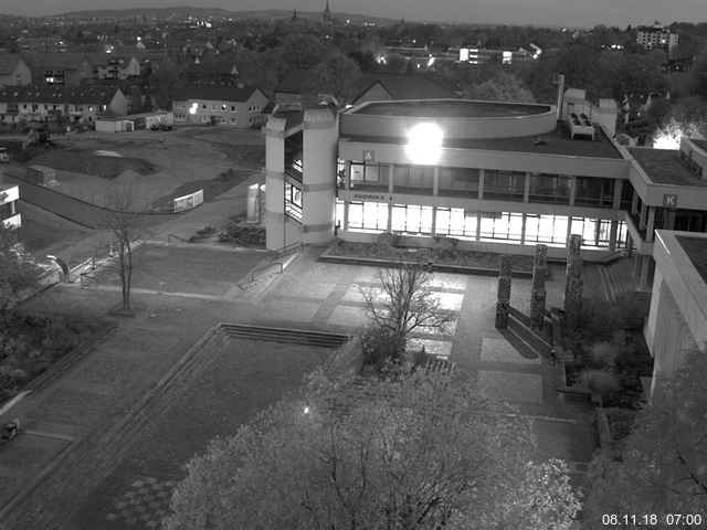 Foto der Webcam: Verwaltungsgebäude, Innenhof mit Audimax, Hörsaal-Gebäude 1