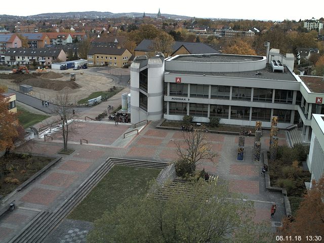 Foto der Webcam: Verwaltungsgebäude, Innenhof mit Audimax, Hörsaal-Gebäude 1