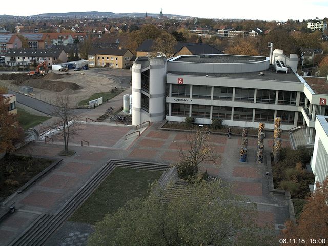 Foto der Webcam: Verwaltungsgebäude, Innenhof mit Audimax, Hörsaal-Gebäude 1