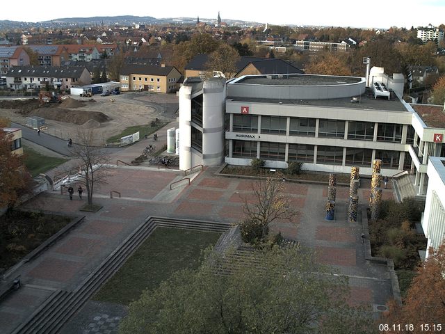 Foto der Webcam: Verwaltungsgebäude, Innenhof mit Audimax, Hörsaal-Gebäude 1