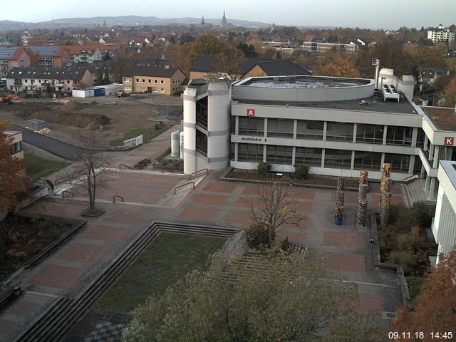 Foto der Webcam: Verwaltungsgebäude, Innenhof mit Audimax, Hörsaal-Gebäude 1