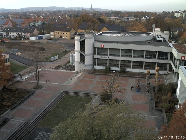 Foto der Webcam: Verwaltungsgebäude, Innenhof mit Audimax, Hörsaal-Gebäude 1