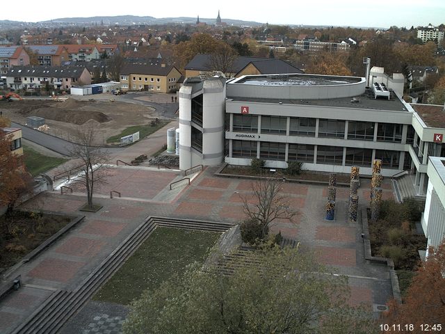 Foto der Webcam: Verwaltungsgebäude, Innenhof mit Audimax, Hörsaal-Gebäude 1