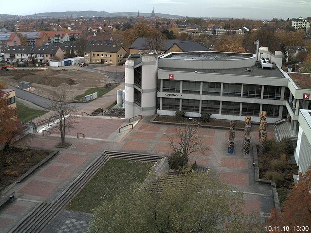 Foto der Webcam: Verwaltungsgebäude, Innenhof mit Audimax, Hörsaal-Gebäude 1