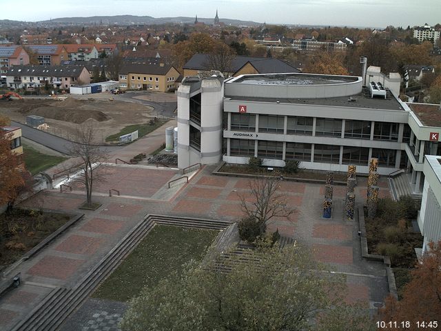 Foto der Webcam: Verwaltungsgebäude, Innenhof mit Audimax, Hörsaal-Gebäude 1