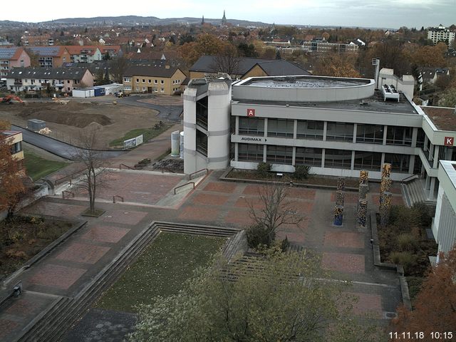 Foto der Webcam: Verwaltungsgebäude, Innenhof mit Audimax, Hörsaal-Gebäude 1