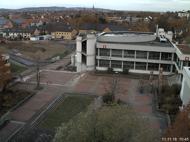 Foto der Webcam: Verwaltungsgebäude, Innenhof mit Audimax, Hörsaal-Gebäude 1